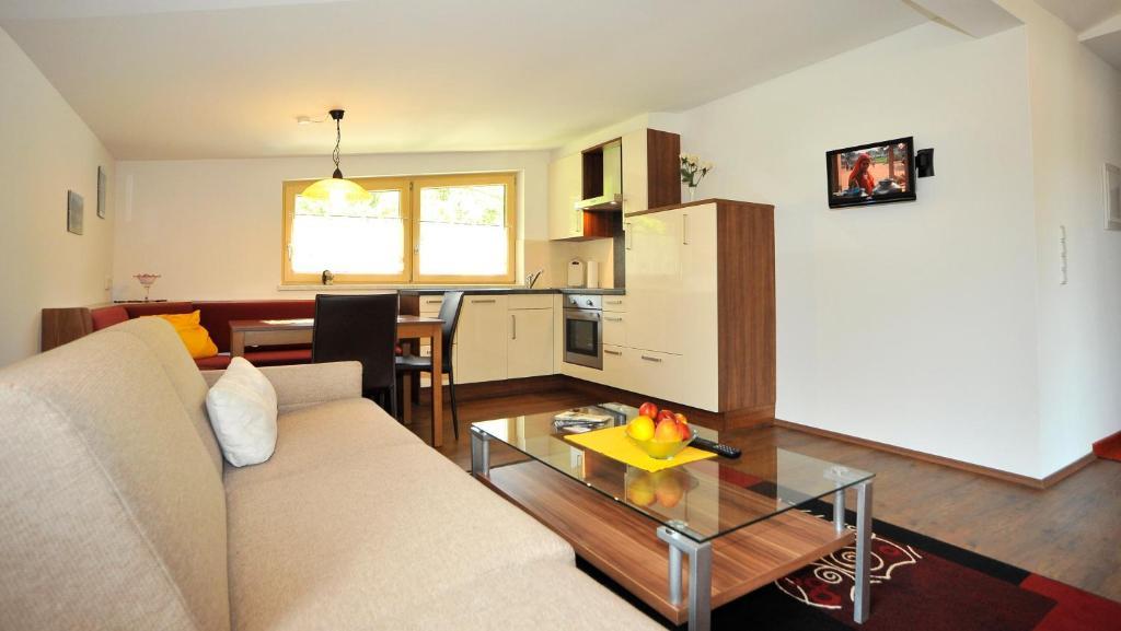 Hotel Haus Gisela Oetz Habitación foto