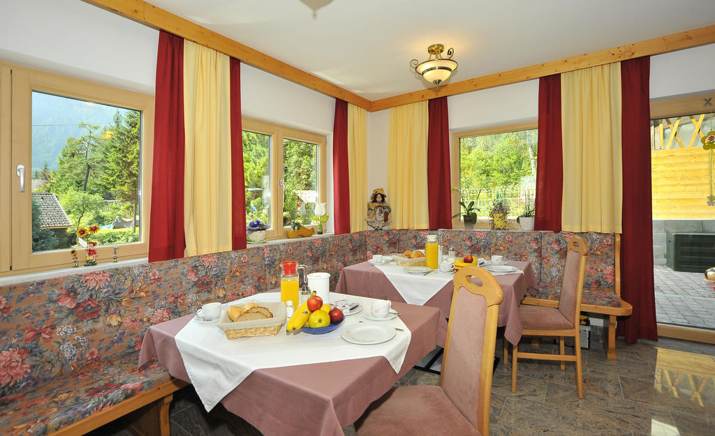 Hotel Haus Gisela Oetz Exterior foto